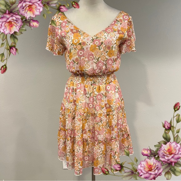 Emerald Sundae Floral short sleeve v-neck mini Dress size large - Picture 1 of 13